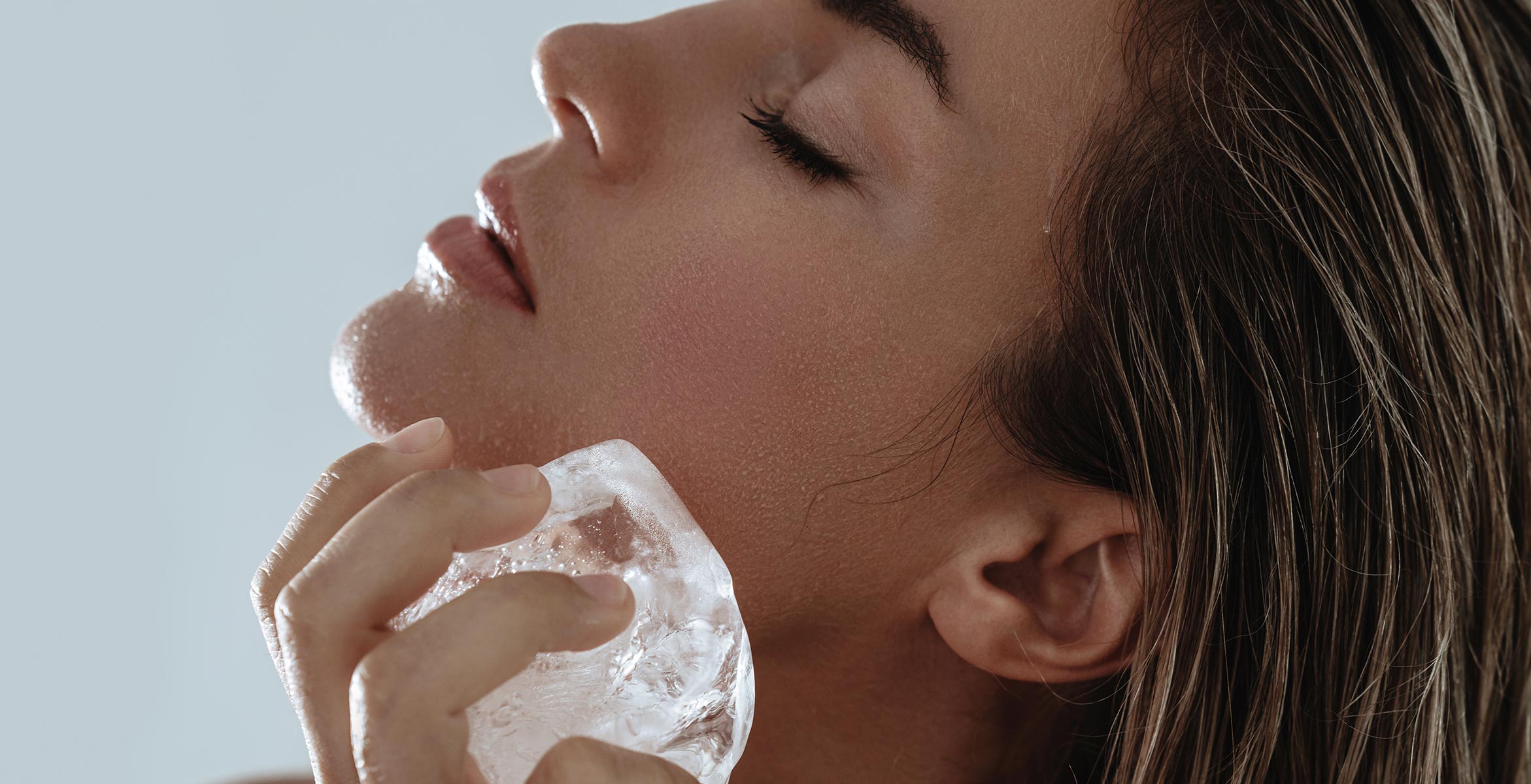 hielo en la cara